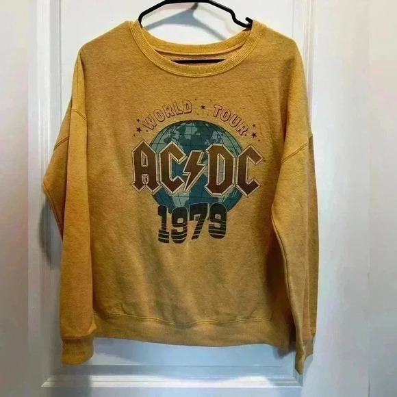 AC/DC World Tour 1979 Women’s Crew Neck Long Sleeve Sweater Yellow Size M (0468) - Picture 2 of 7